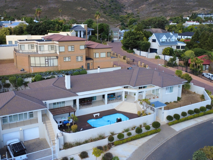 5 Bedroom Property for Sale in Plattekloof 2 Western Cape